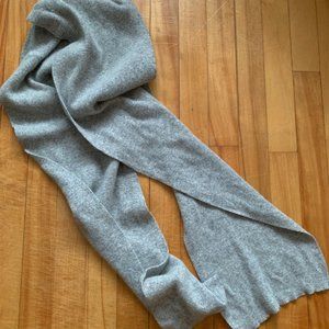 Grey wool scarf